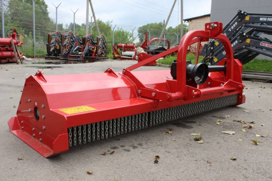 Косилка мульчерная Metal-Fach Z-022 (2,8 м, с опорными колесами и ножами Y)