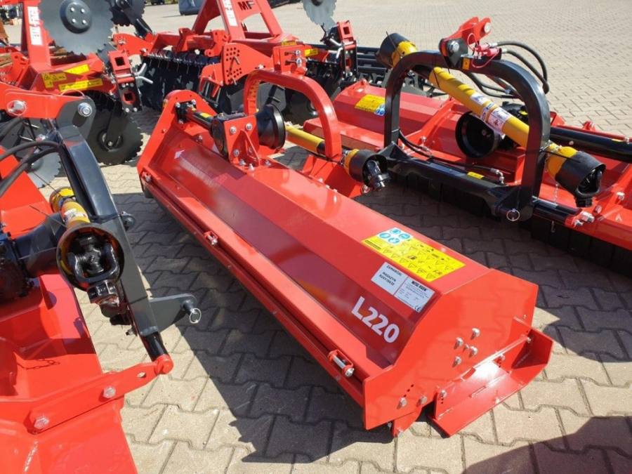 Косилка мульчерная Metal-Fach Z-022 (2,2 м, с гидравликой, опорным катком и молотками)